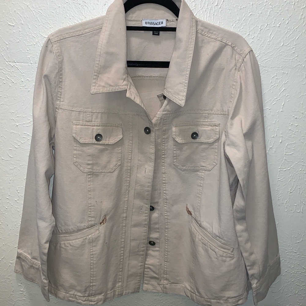 Passage Women’s L  Lightweight jean jacket.